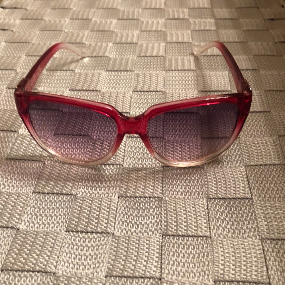 Jessica Simpson sunglasses